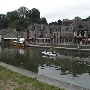 https://studio-cocooning-aux-portes-de-dinan-pmr.inbrittany.com