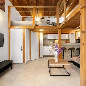 https://grand-studio-au-centre-ville-trains-plages.fr-provencehotel.com